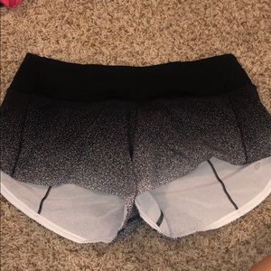 black speckle lululemon speed up 2.5 shorts